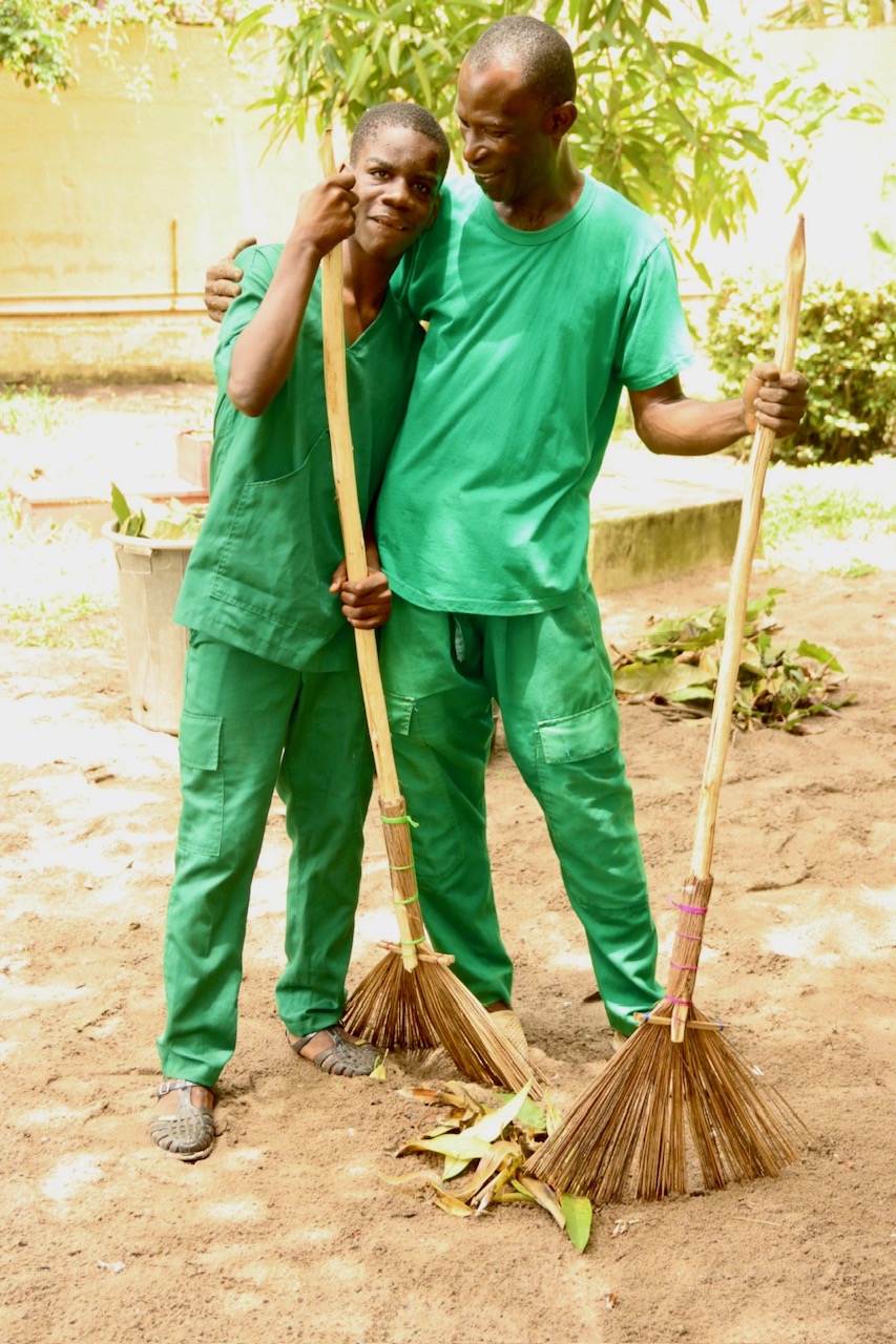 Jeremy et Ousmane jardiniers 2023 09 2 002